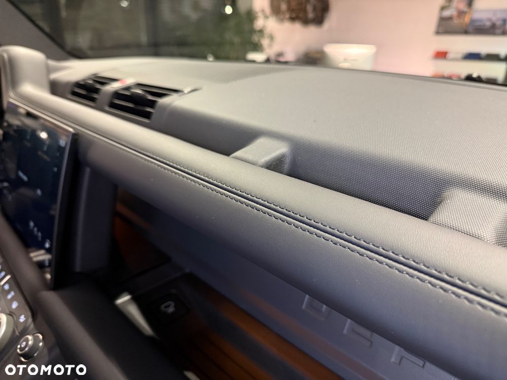 Land Rover Defender 2.0 D240 HSE - 19