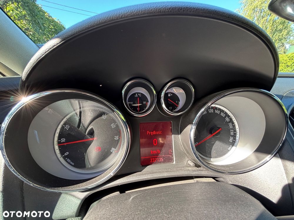 Opel Astra 1.6 Turbo Cosmo - 18