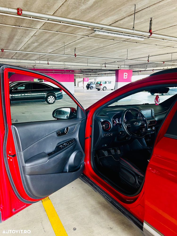 Hyundai KONA - 11