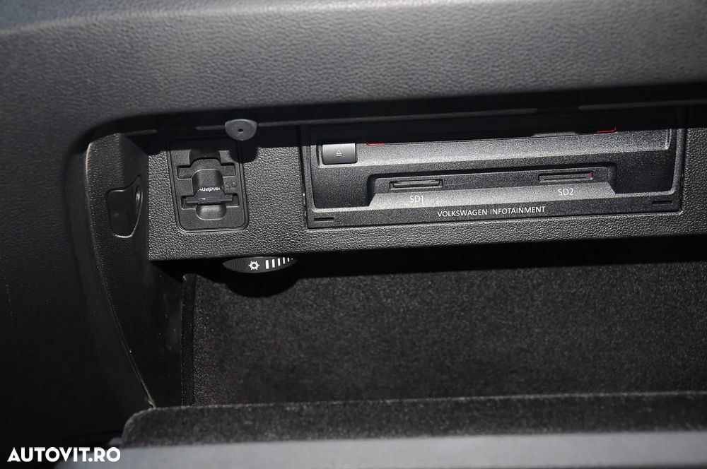 Volkswagen Passat 2.0 TDI Highline - 30