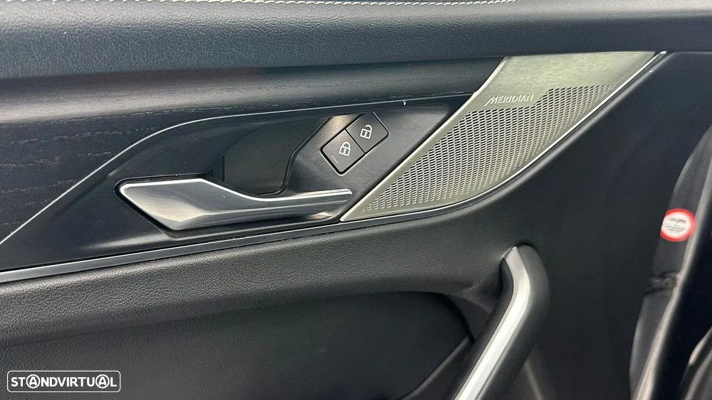 Jaguar F-Pace 2.0 P400e AWD R-Dynamic Black - 27