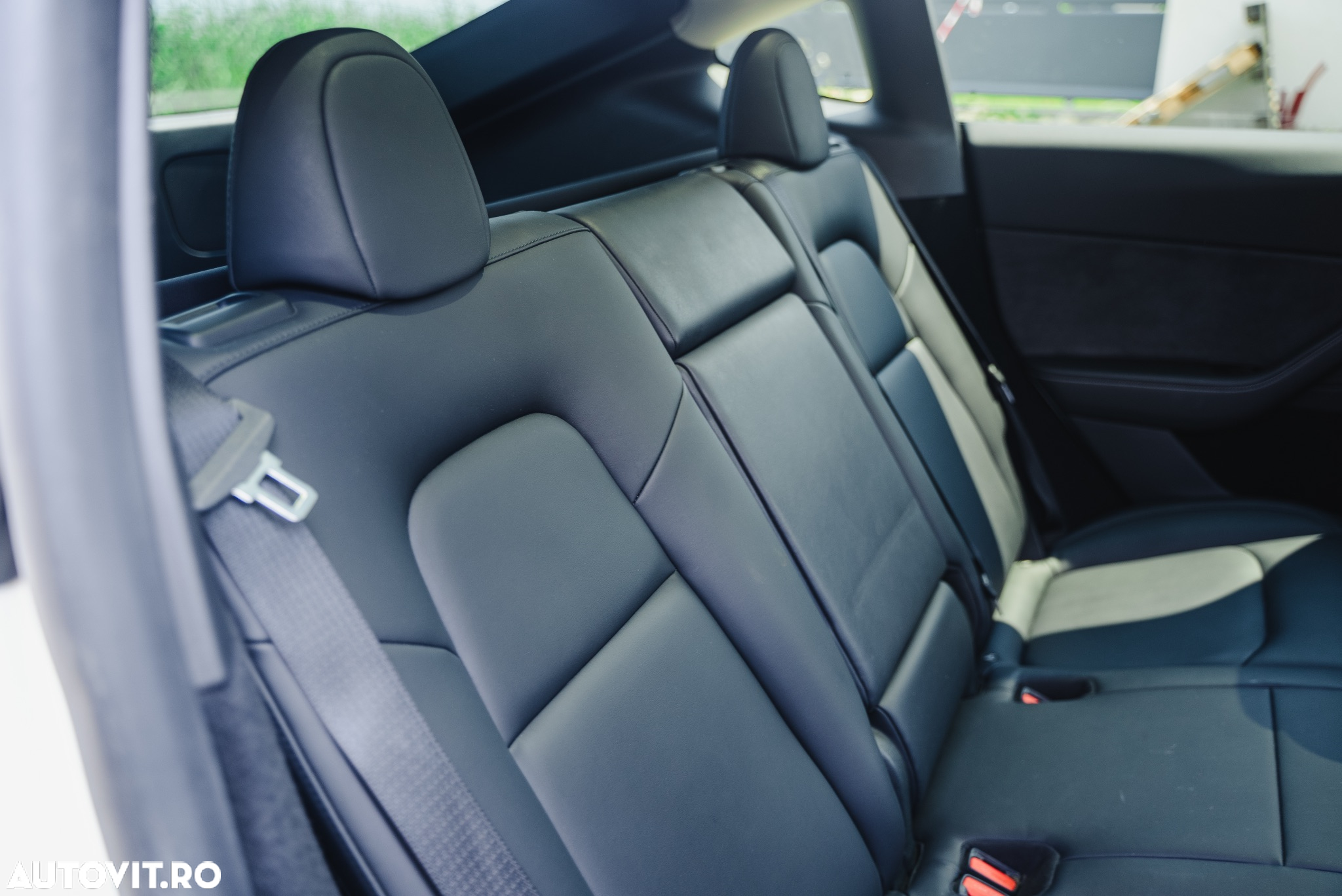 Tesla Model Y AWD Long Range - 29