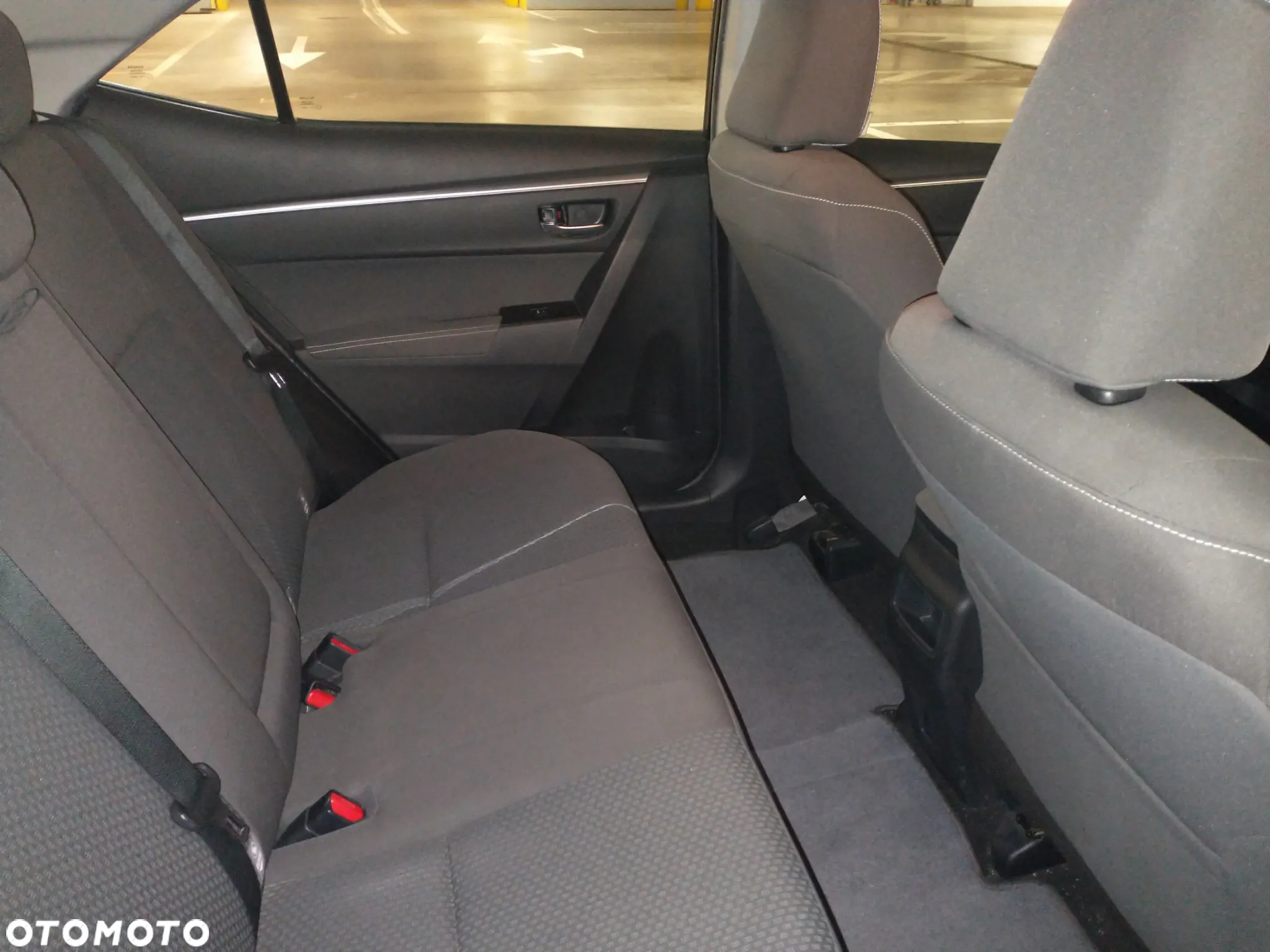 Toyota Corolla 1.6 Comfort - 14