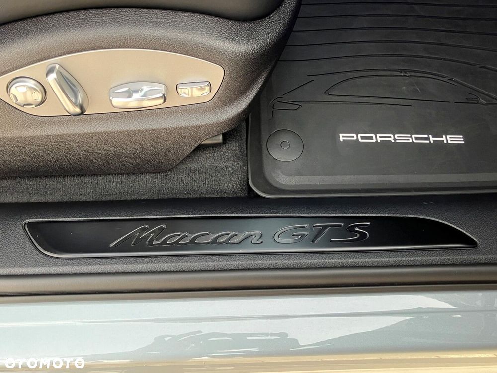 Porsche Macan - 31
