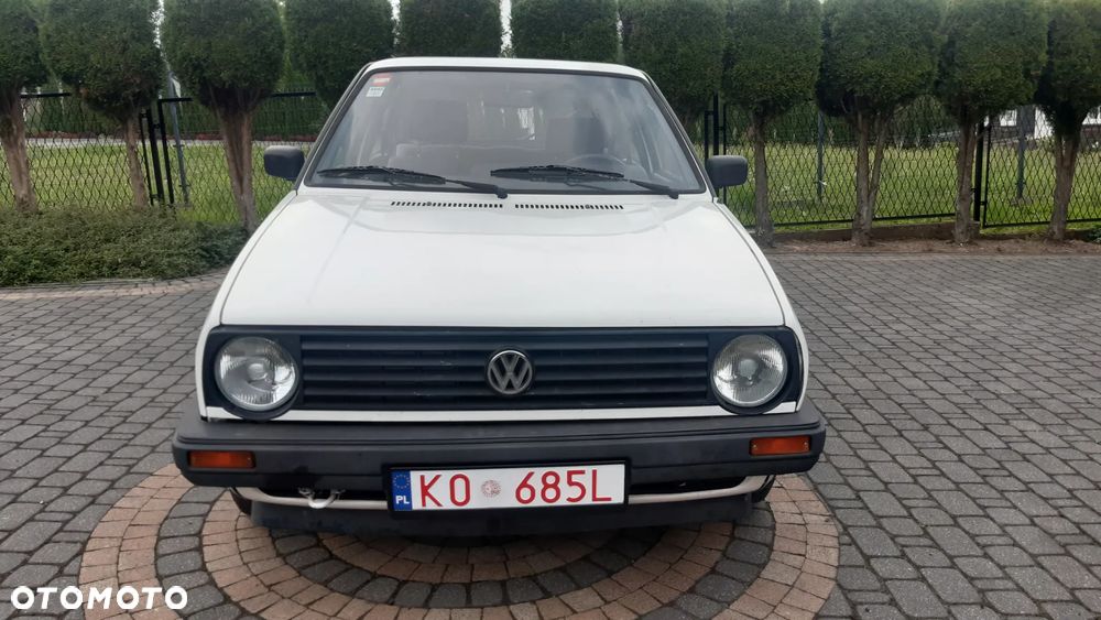 Volkswagen Golf - 1