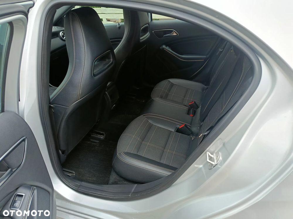 Mercedes-Benz Klasa A 180 CDI (BlueEFFICIENCY) 7G-DCT - 12