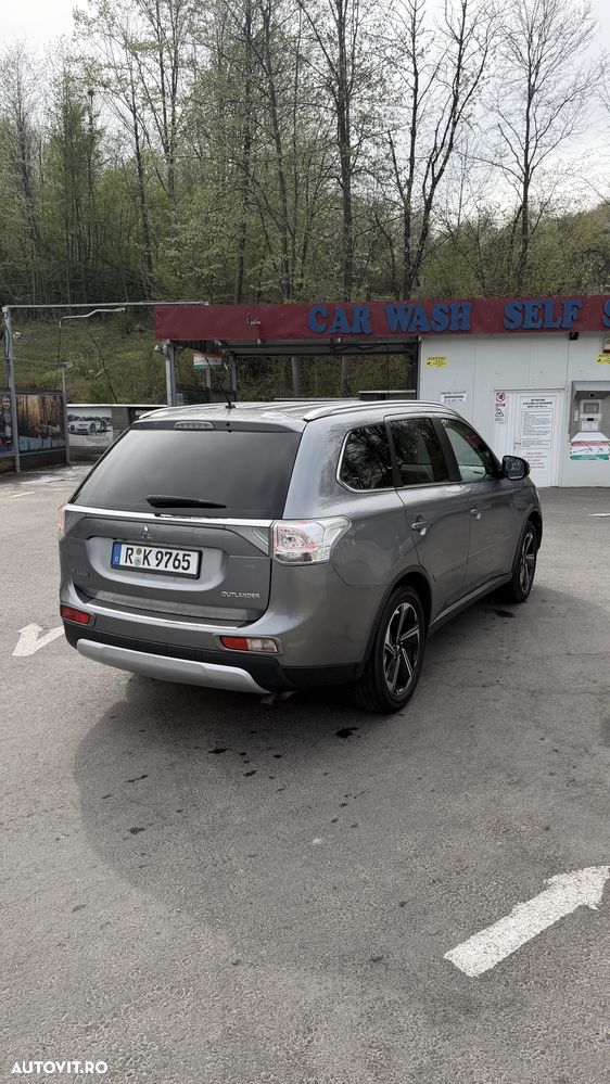 Mitsubishi Outlander - 5