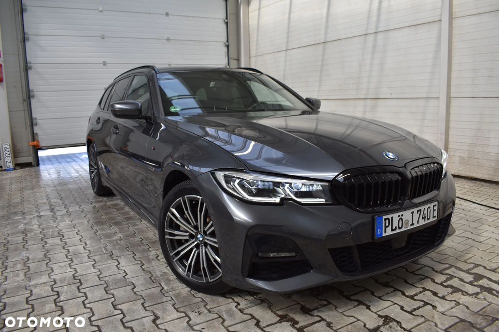 BMW Seria 3 330e M Sport - 1
