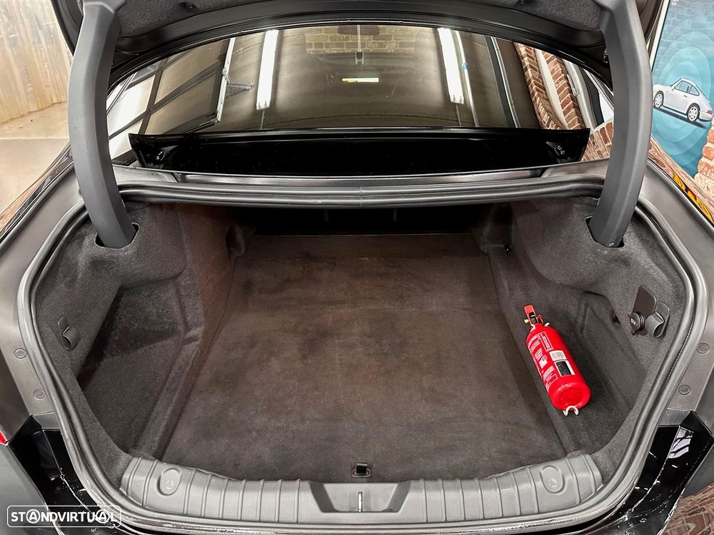 Jaguar XF 3.0 V6 R-Sport AWD - 6