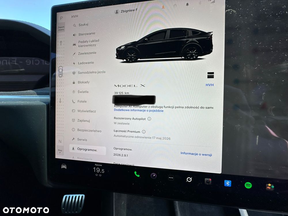Tesla Model X - 24