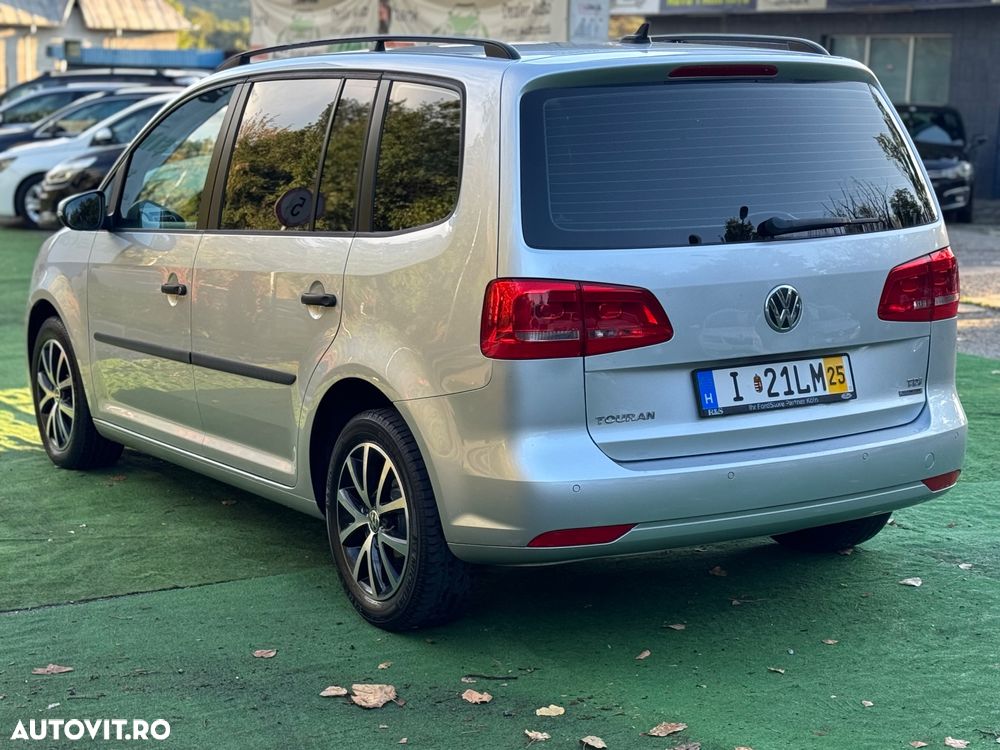 Volkswagen Touran - 9