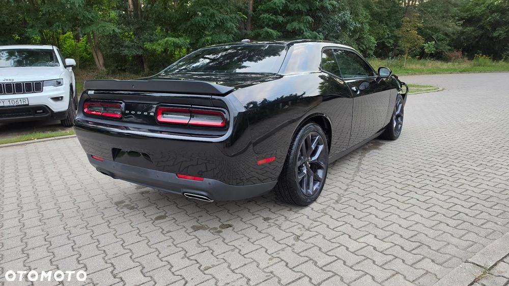 Dodge Challenger - 4