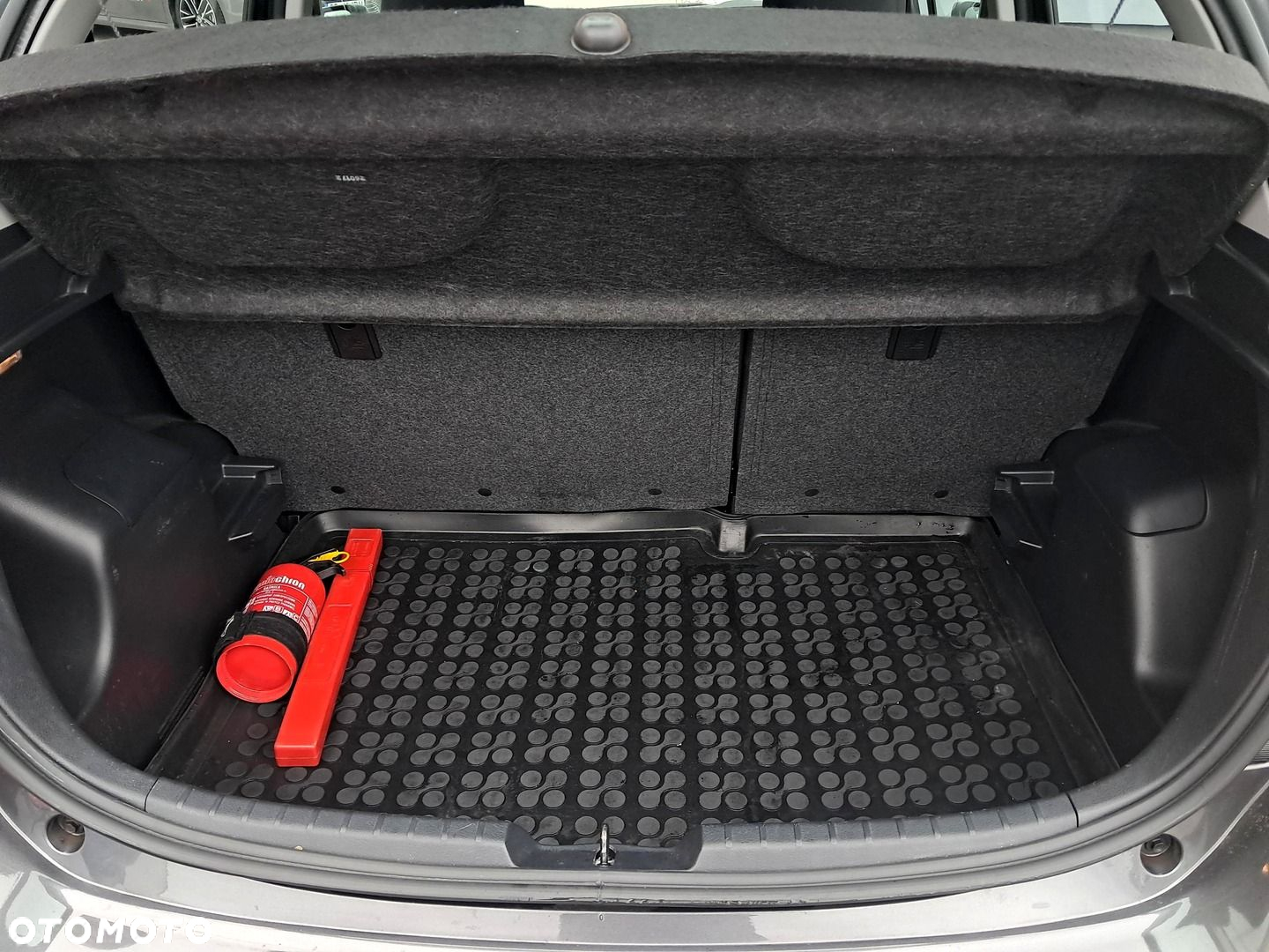 Toyota Yaris - 12