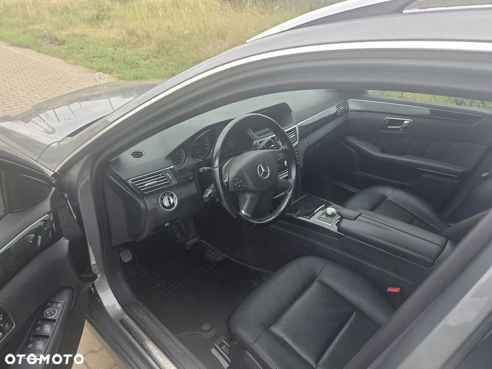 Mercedes-Benz Klasa E 220 CDI DPF BlueEFFICIENCY Automatik Avantgarde - 5