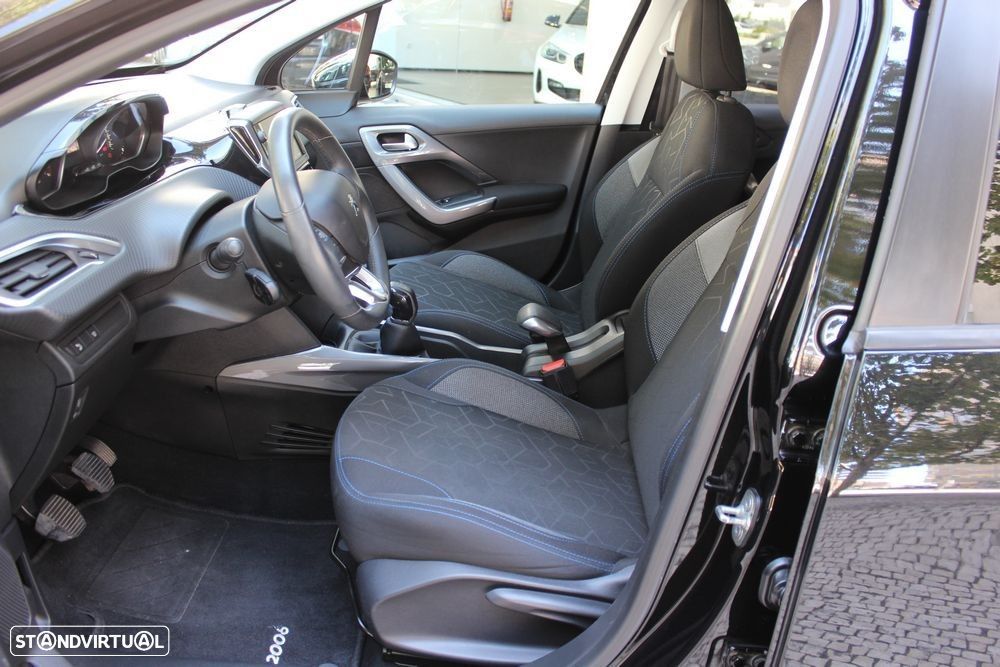 Peugeot 2008 1.2 PureTech Active - 17