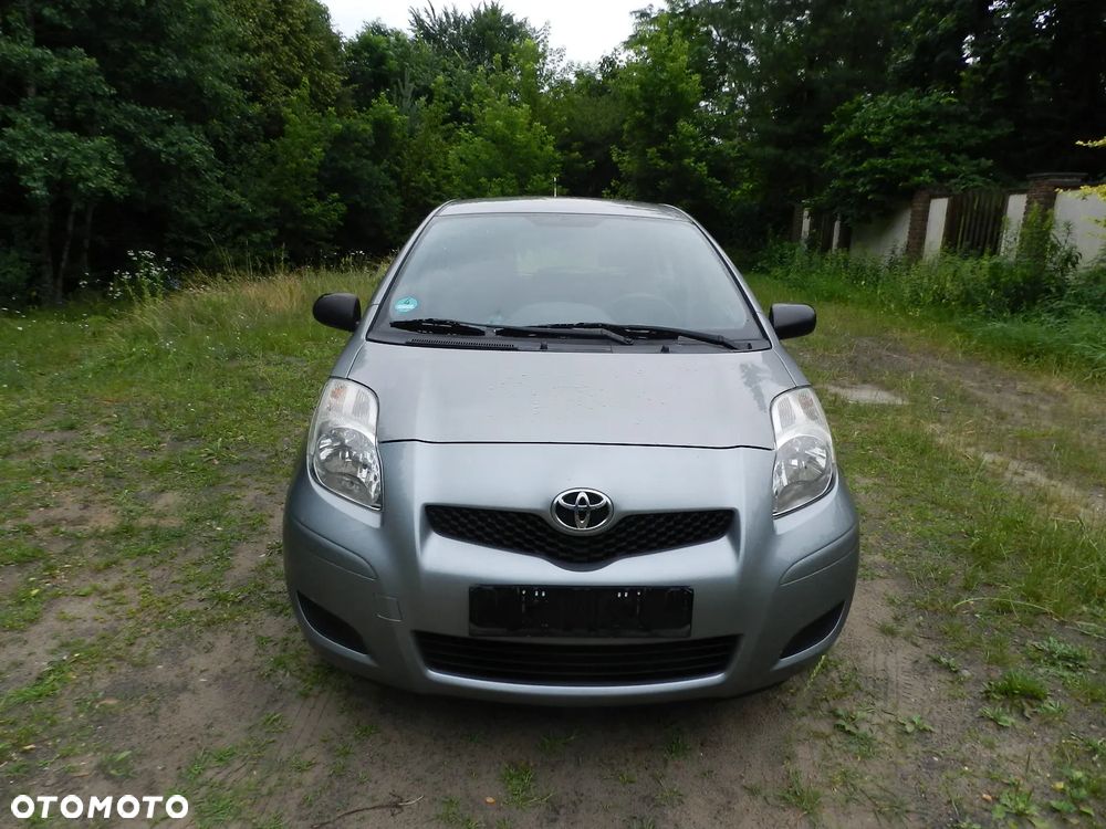 Toyota Yaris - 16