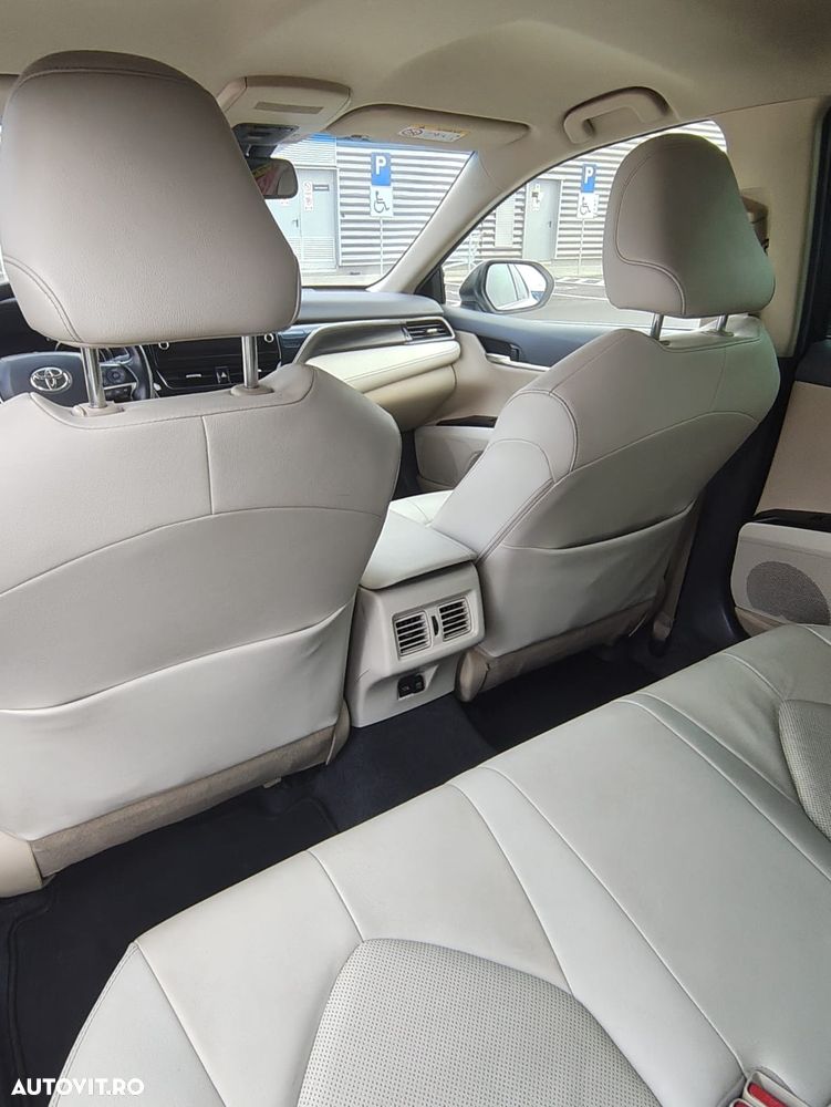 Toyota Camry 2.5 Dynamic - 9