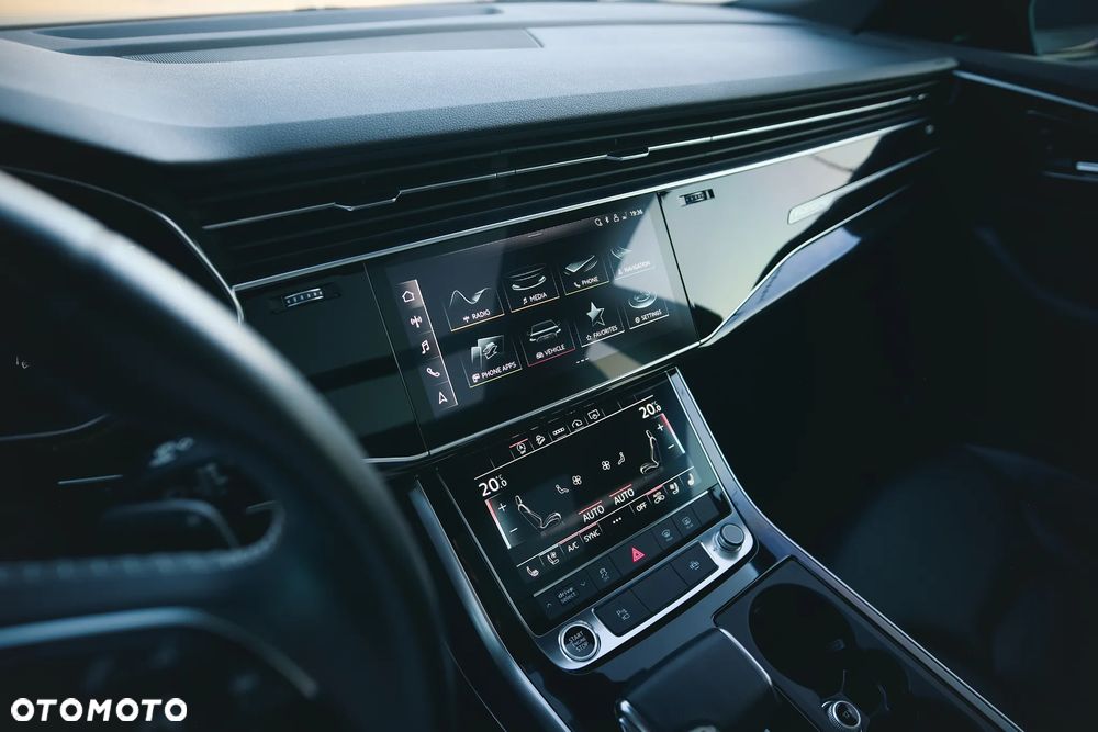 Audi Q8 SUV TFSI quattro 250 kW tiptronic S line business - 15