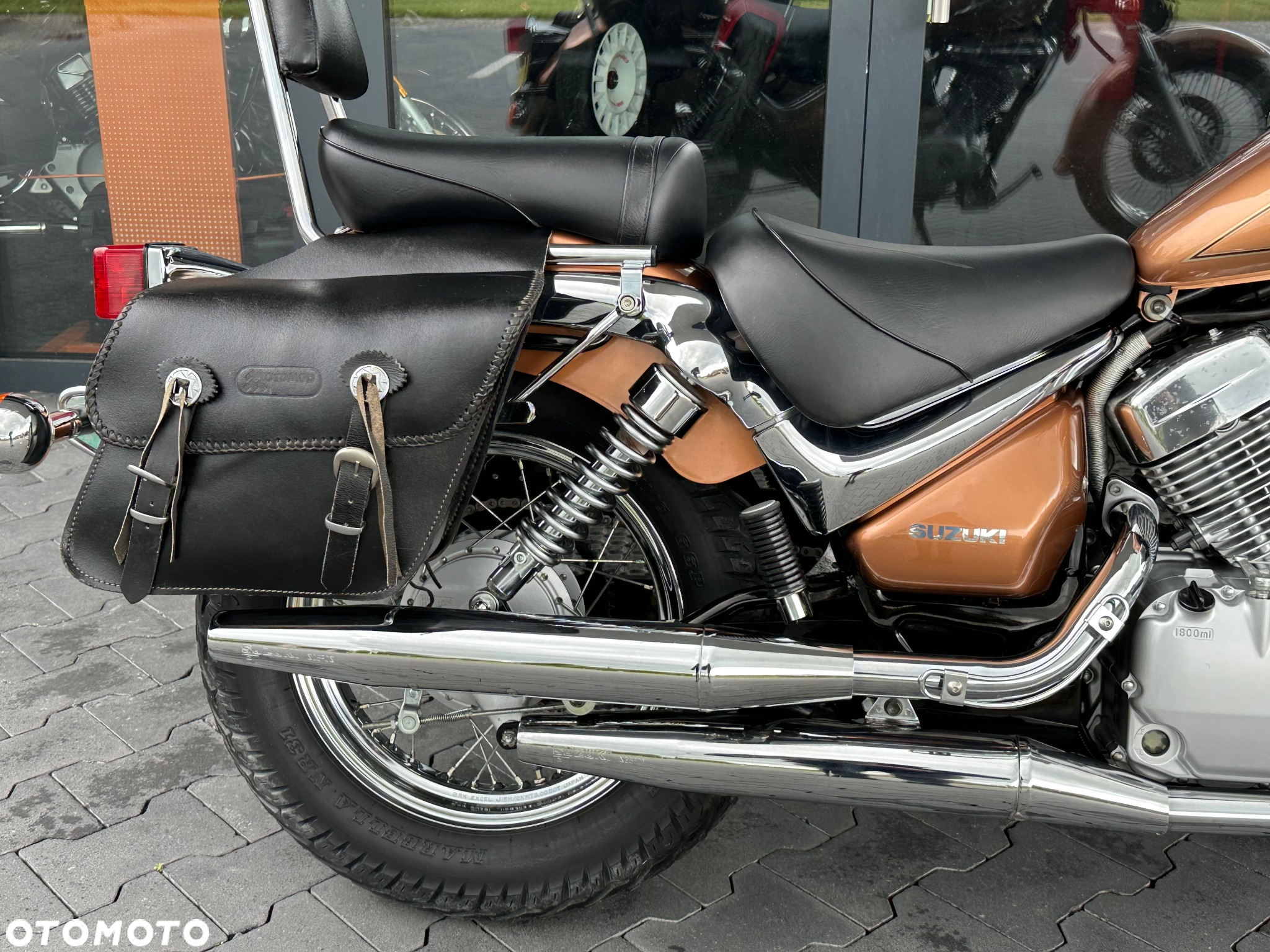 Suzuki Intruder - 6