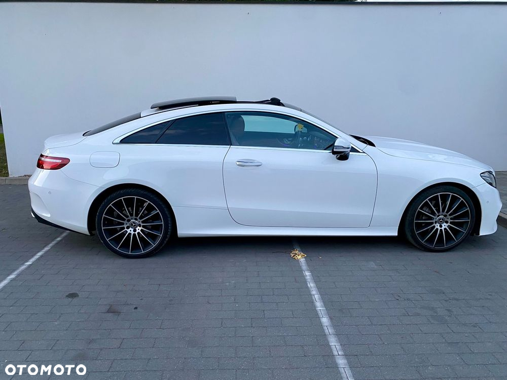 Mercedes-Benz Klasa E 220 d Coupe 4-Matic 9G-TRONIC - 2