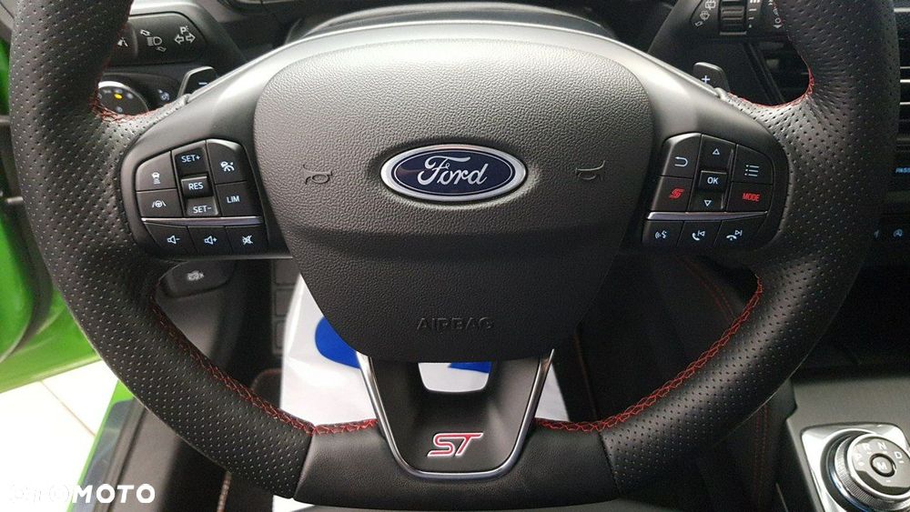 Ford Focus - 23