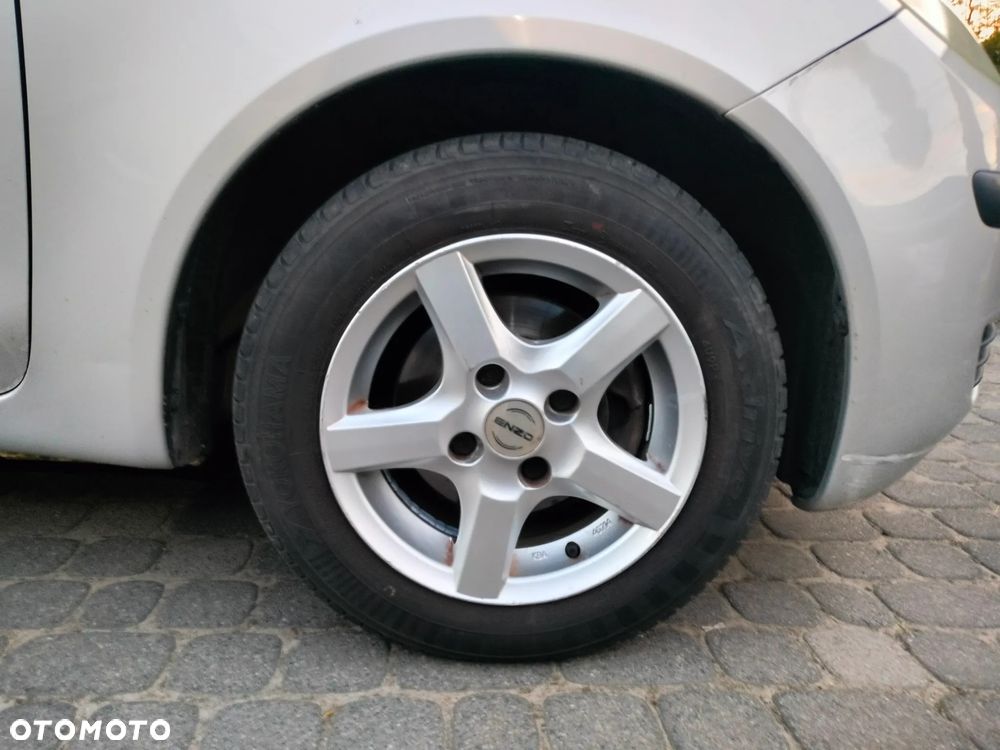 Mitsubishi Colt 1.1 - 9