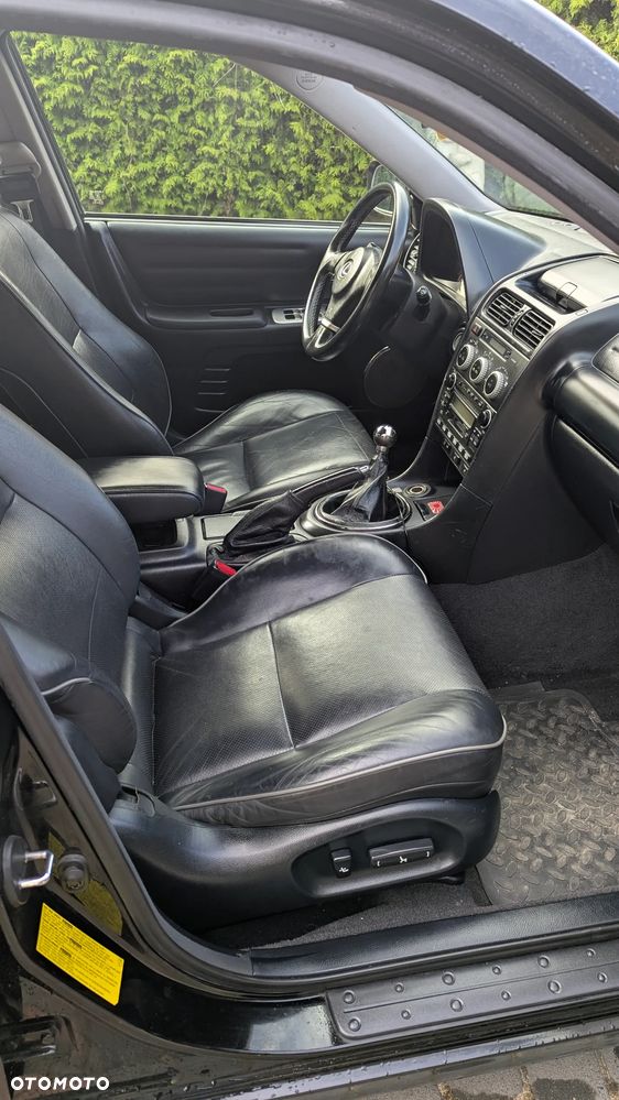 Lexus IS 200 SportCross - 6