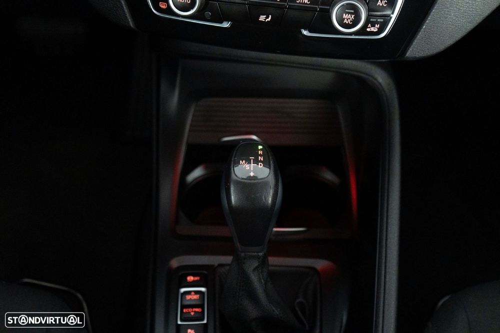 BMW X1 25 e xDrive Corporate Edition - 24