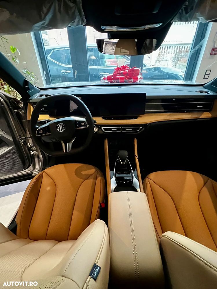 MG EHS Luxury - 15