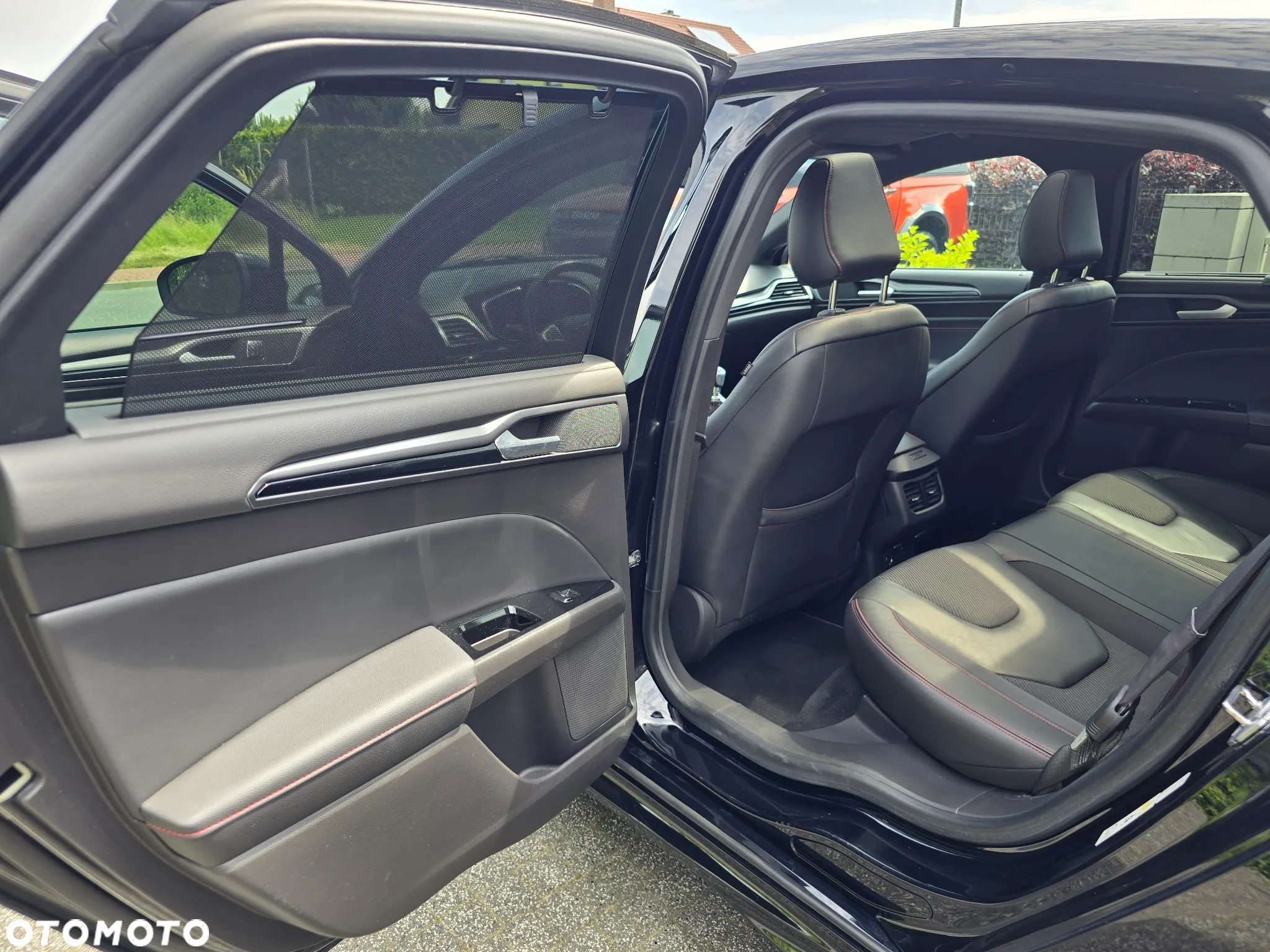 Ford Mondeo 1.5 EcoBoost ST-Line X - 25