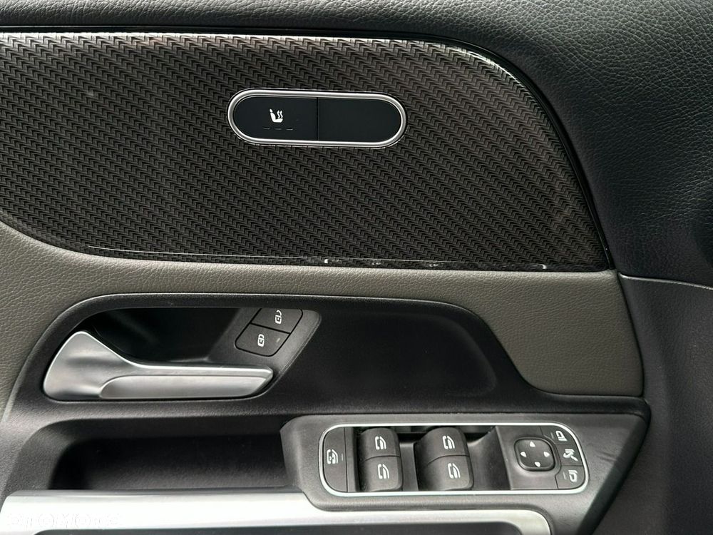 Mercedes-Benz GLB 200 4-Matic AMG Line 8G-DCT - 37