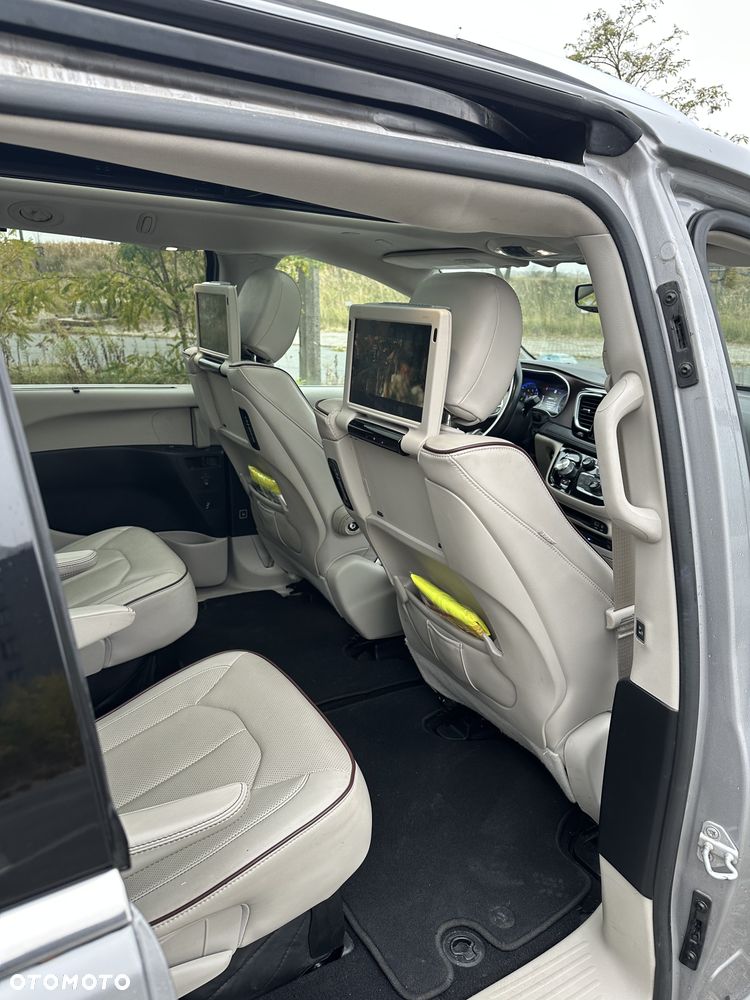 Chrysler Pacifica - 9