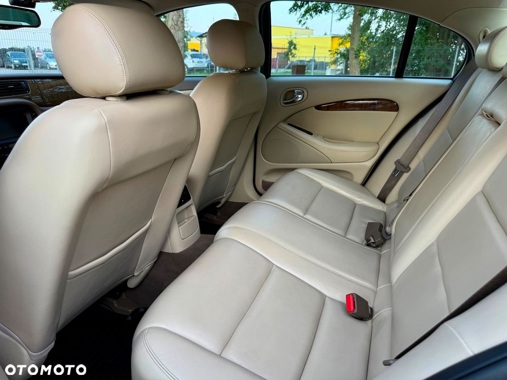 Jaguar S-Type 2.7 V6 D Executive - 29