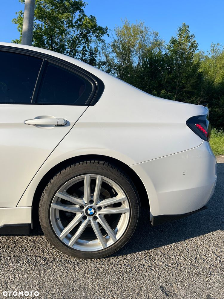 BMW Seria 3 330i xDrive Sport Line - 9
