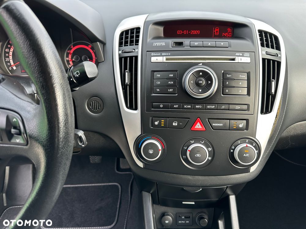 Kia Ceed 1.4 CVVT Dream-Team Edition - 10