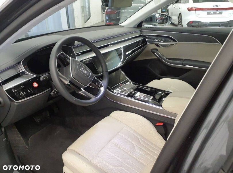 Audi A8 - 7