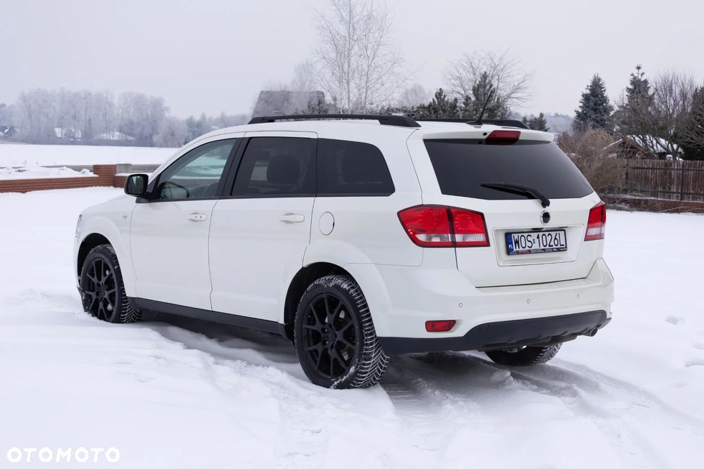 Fiat Freemont 2.0 Multijet Black Code AWD - 3