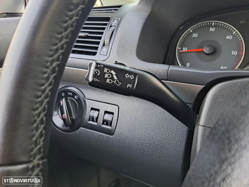 VW Touran 1.9 TDi Conceptl BlueM. 7L - 15
