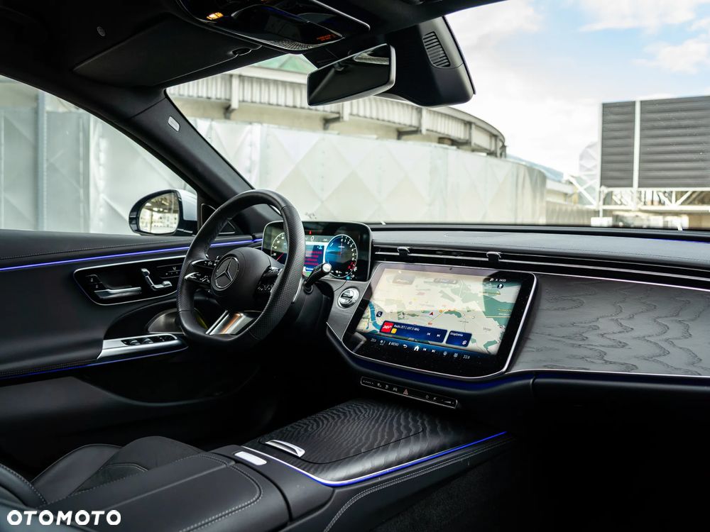 Mercedes-Benz Klasa E 300e 4Matic 9G-TRONIC AMG Line NIGHT Edition - 17