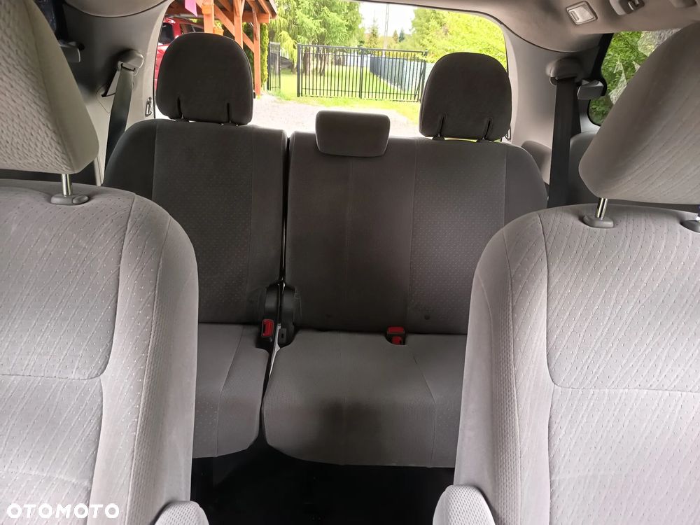 Toyota Sienna - 14