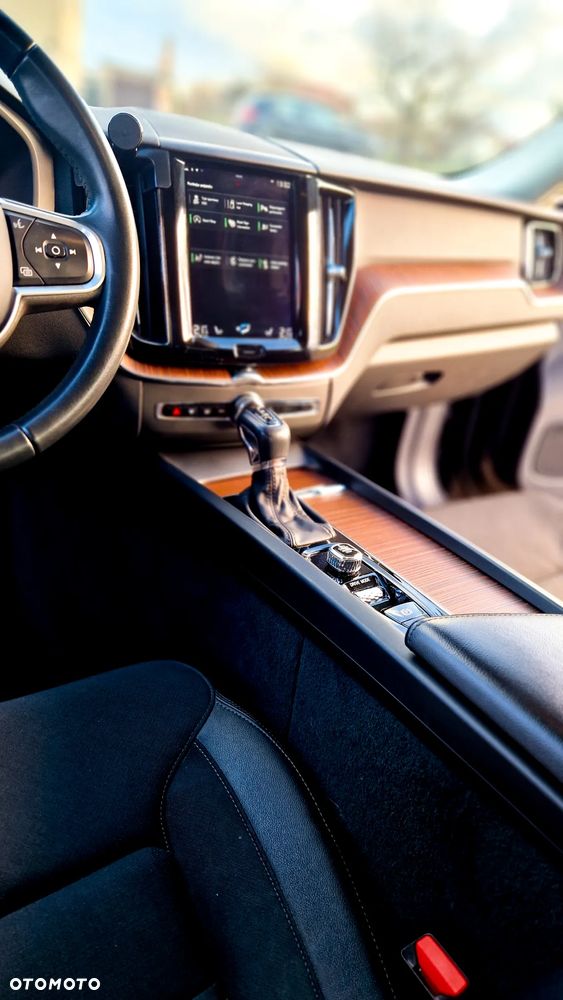 Volvo XC 60 D4 Geartronic Momentum Pro - 28