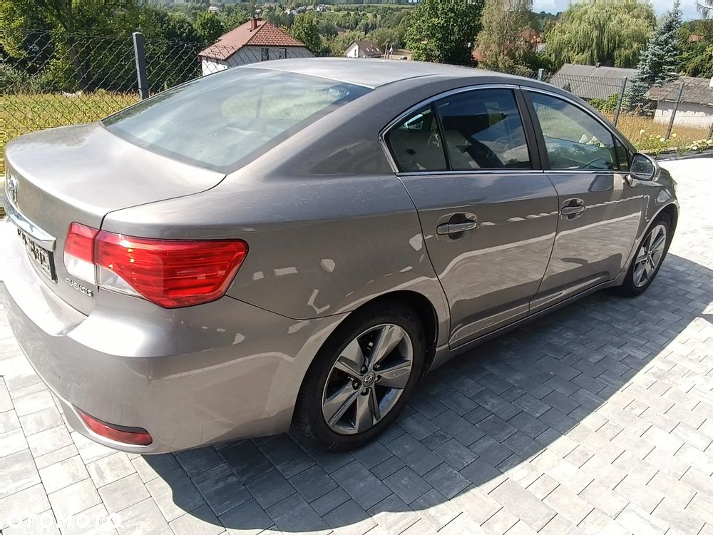 Toyota Avensis 1.8 Premium - 2