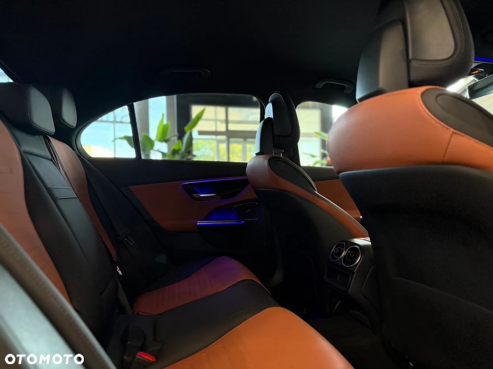 Mercedes-Benz Klasa C 300 mHEV 4-Matic AMG - 11