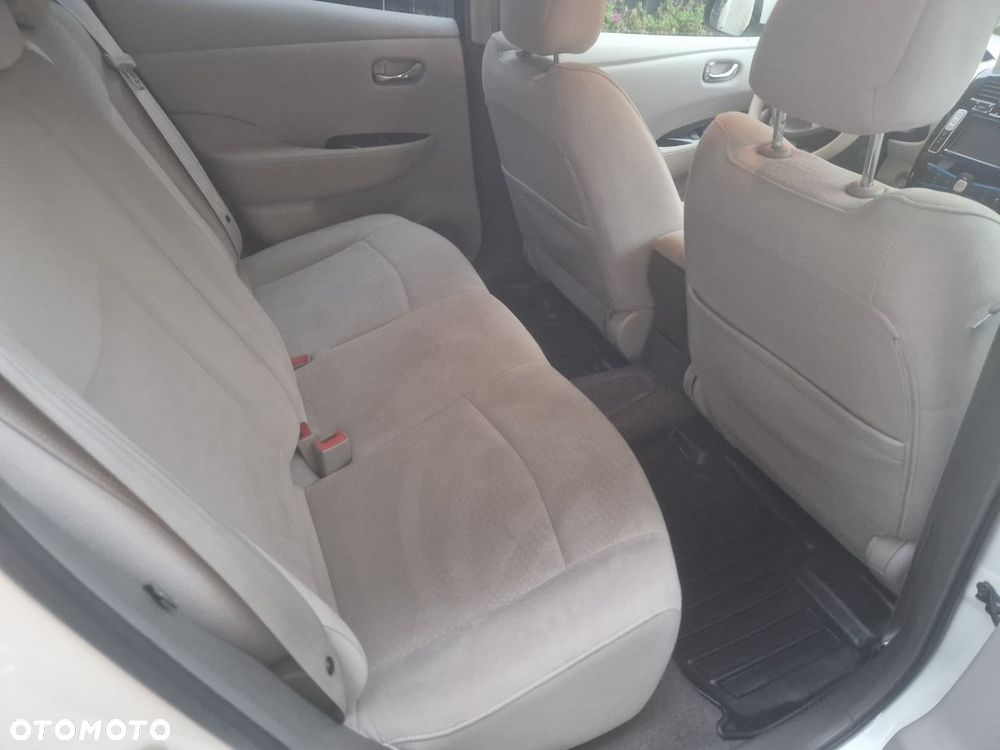 Nissan Leaf 24 kWh (mit Batterie) Visia + - 19