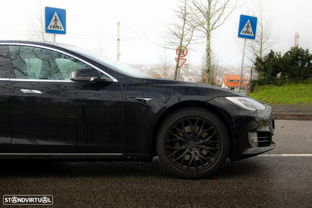 Tesla Model S 100D - 12