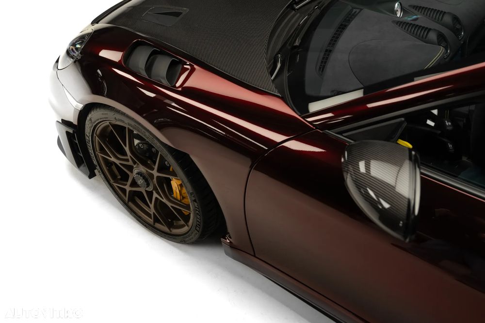 Porsche Cayman GT4 RS - 9