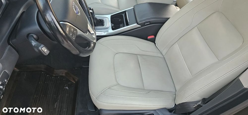 Volvo V70 D4 Summum - 24