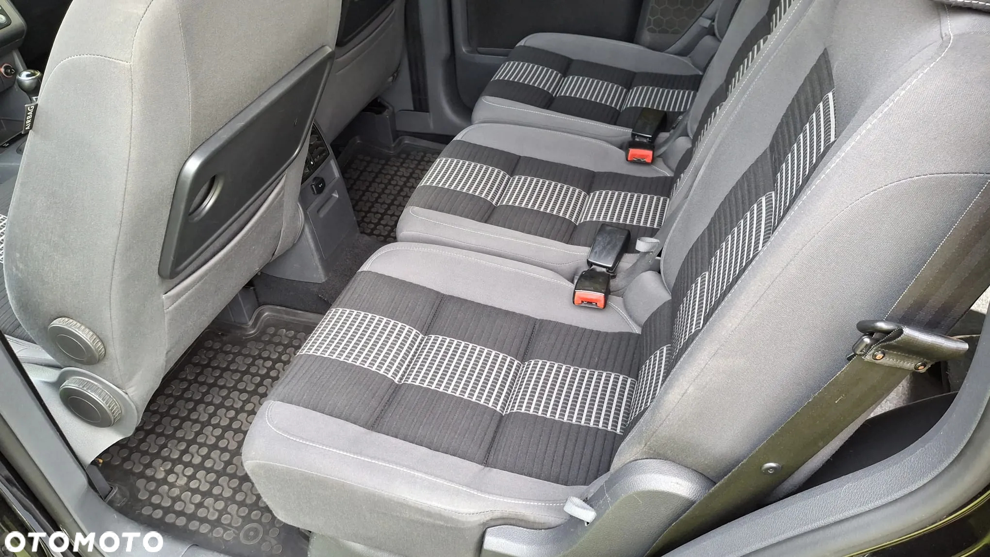 Volkswagen Touran 1.6 - 6