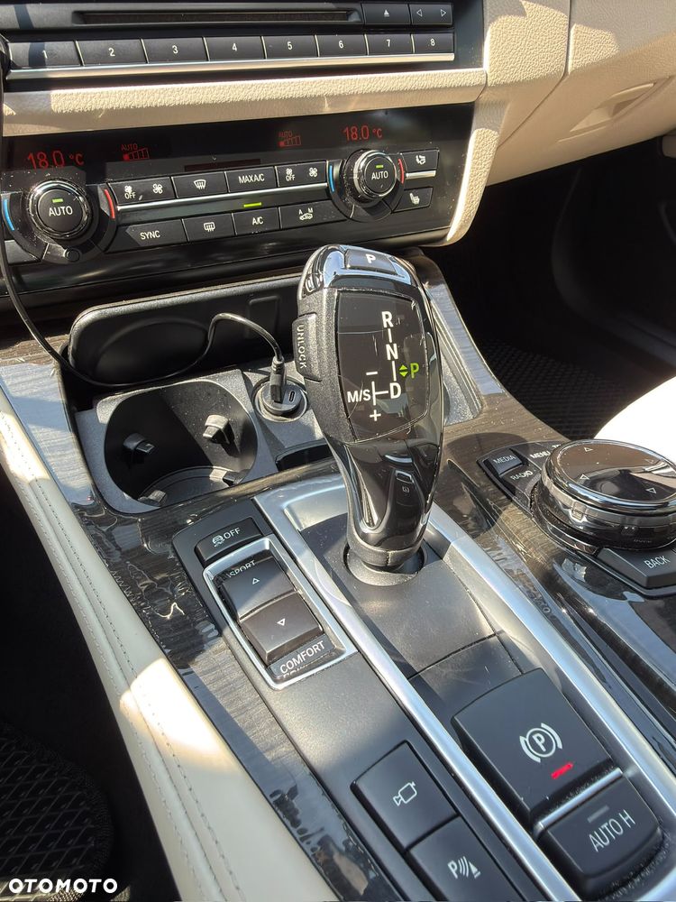 BMW Seria 5 535i - 34