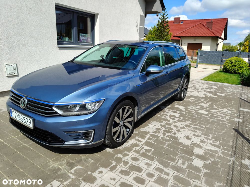 Volkswagen Passat - 4